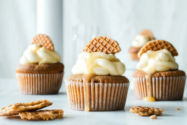 Cinnamon Rhubarb Muffins